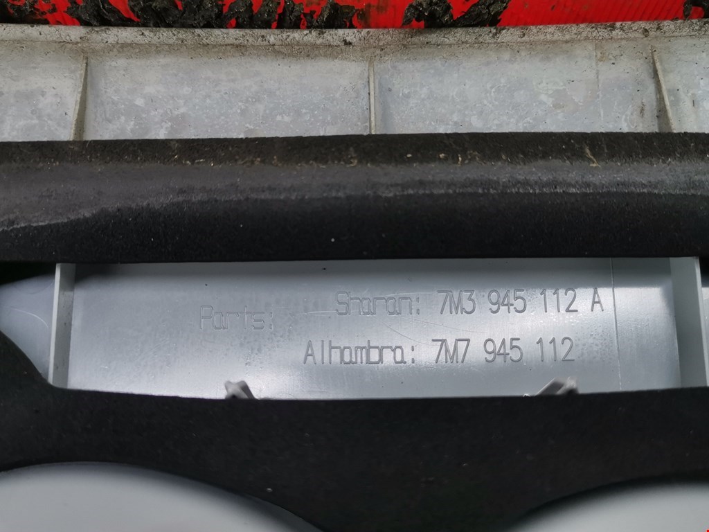 Фонарь задний внутренний правый VOLKSWAGEN Sharan 1995-2010