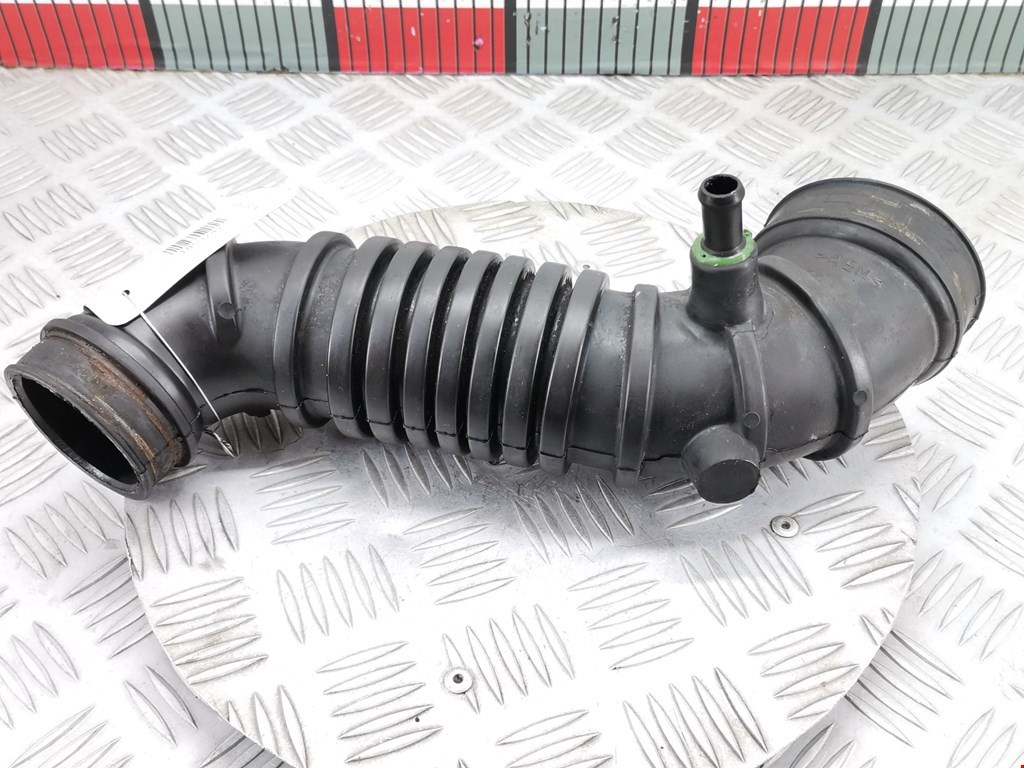 Патрубок воздушного фильтра MITSUBISHI Pajero Sport 1998-2008