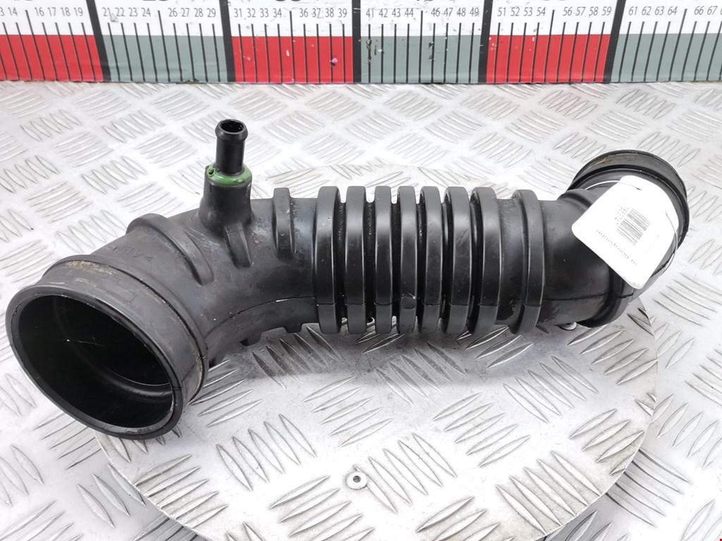 Патрубок воздушного фильтра MITSUBISHI Pajero Sport 1998-2008