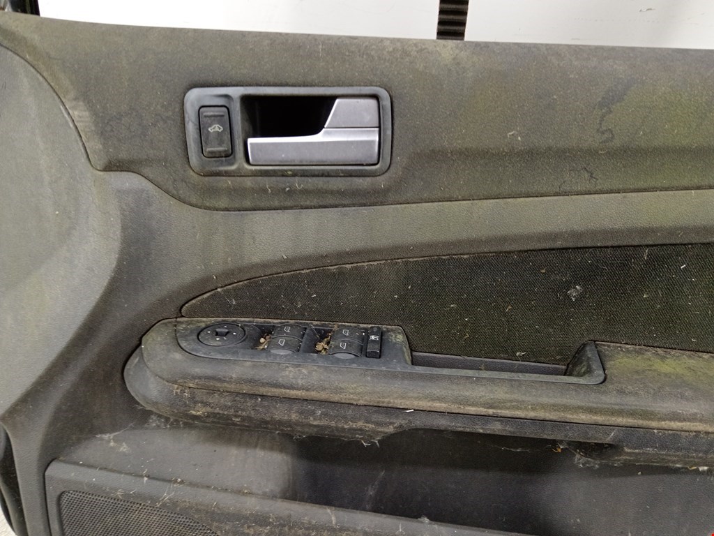 Дверь передняя правая FORD Focus II 2005-2011