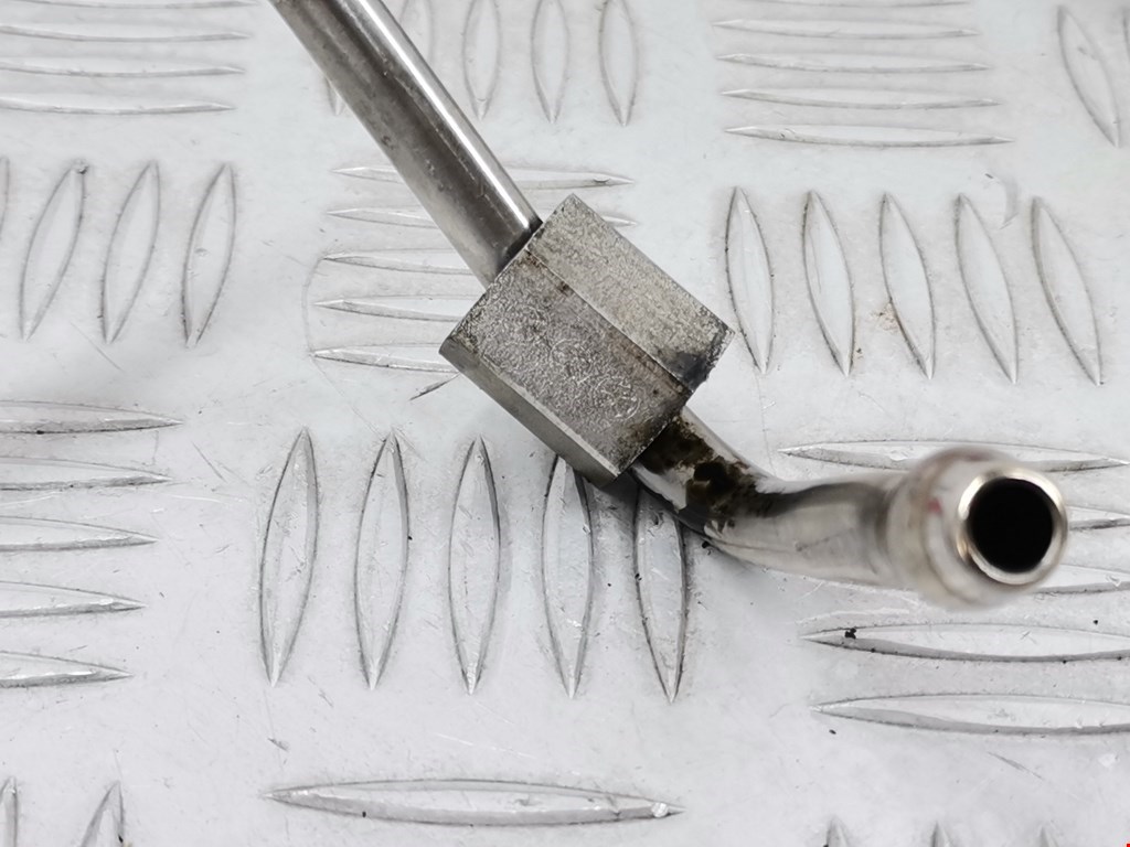 Трубка нагнетателя VOLKSWAGEN Touran 2003-2010