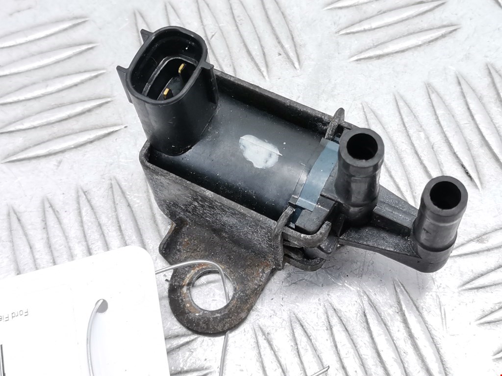 Клапан воздушного фильтра Ford Fiesta 5 (2002-2008)