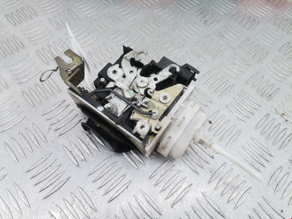 Замок двери передней правой AUDI A4 B5 1995-2001