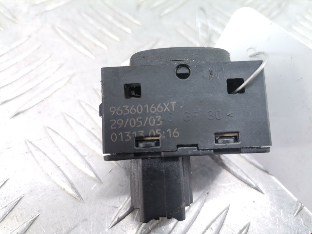 Кнопка стеклоподъемника PEUGEOT 307 2001-2008