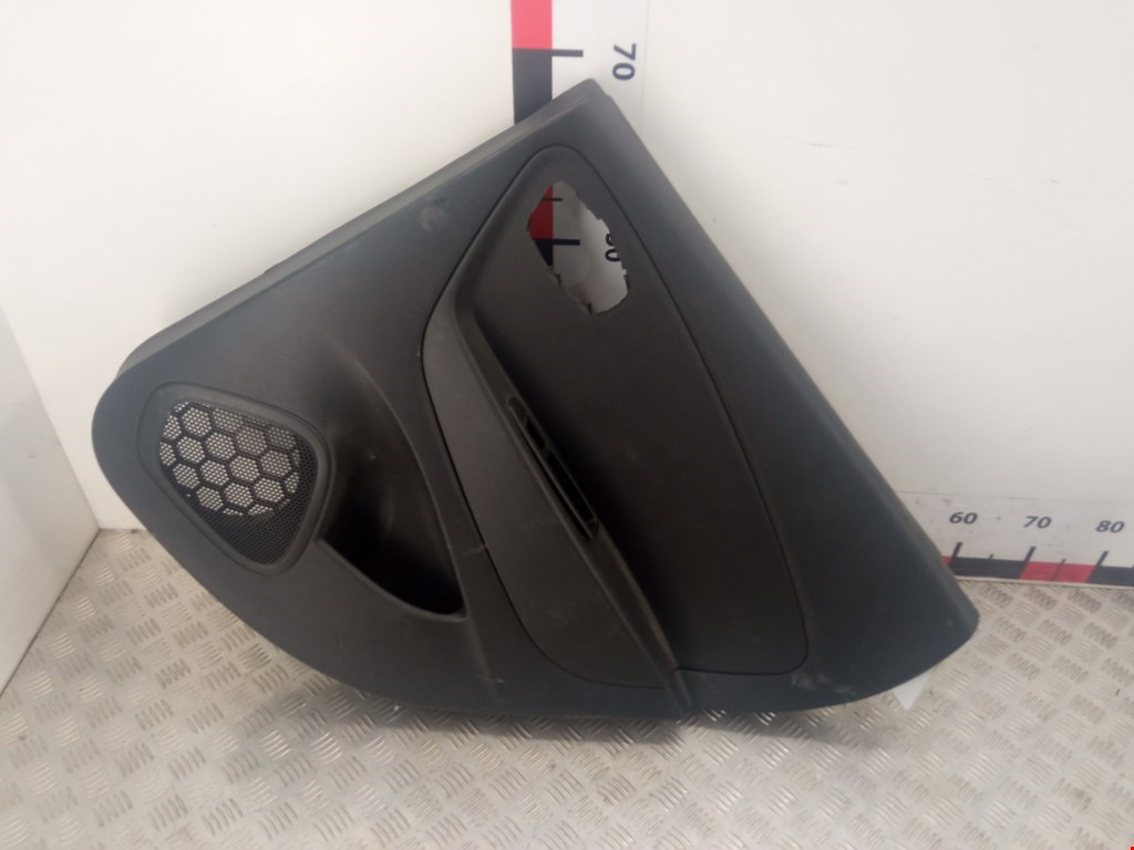 Обшивка (карта) двери задней правой Renault Kaptur (2016-2022)