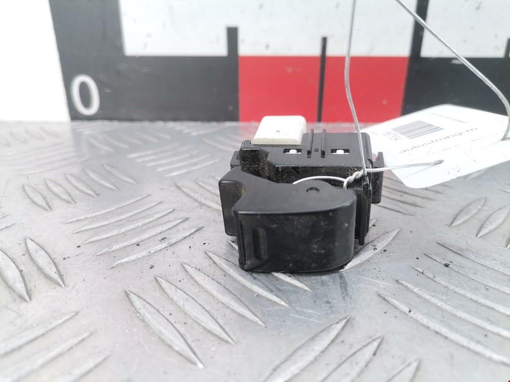 Кнопка стеклоподъемника TOYOTA Prius II XW20 2003-2012