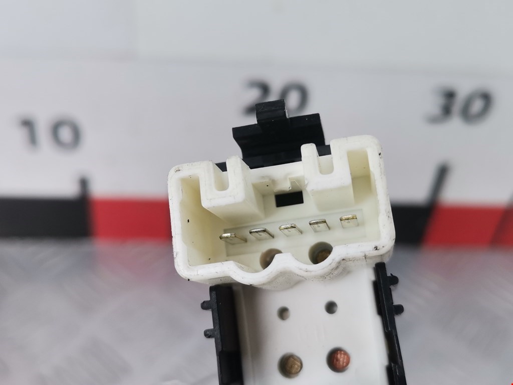 Кнопка стеклоподъемника TOYOTA Prius II XW20 2003-2012