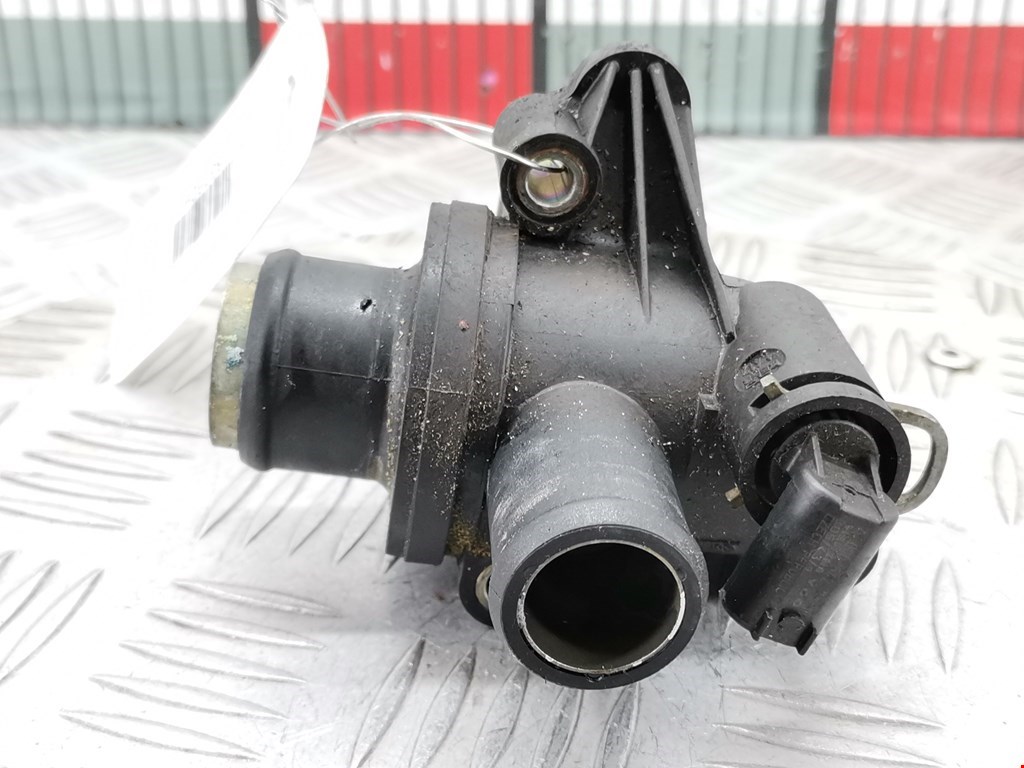 Корпус термостата MERCEDES-BENZ Vaneo 2001-2005