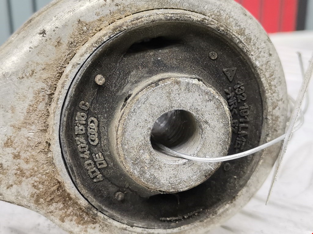 Рычаг передний правый VOLKSWAGEN Passat B5 1997-2005