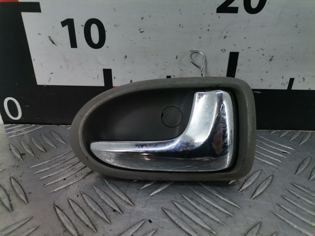 Ручка дверная передняя внутренняя правая MAZDA Premacy CP 1999-2004