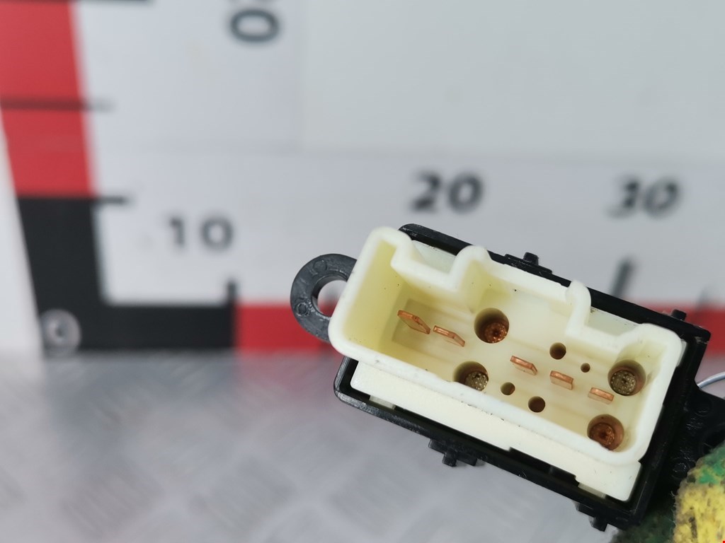 Кнопка стеклоподъемника MAZDA Premacy CP 1999-2004