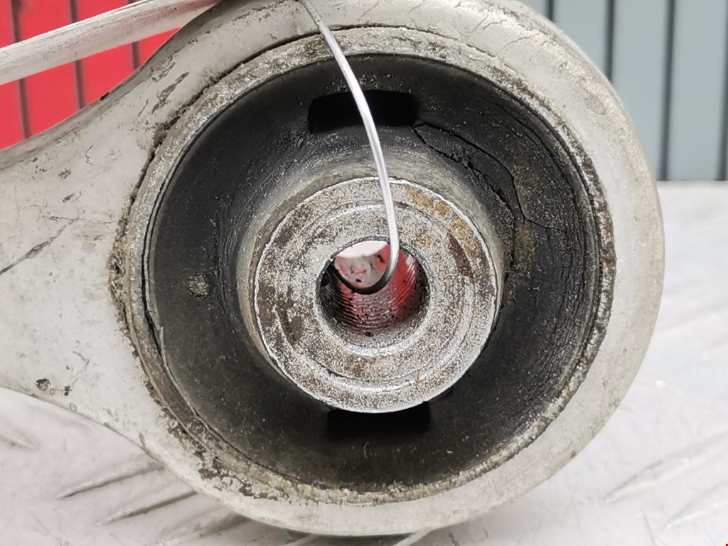 Рычаг передний правый AUDI A6 C5 1997-2004