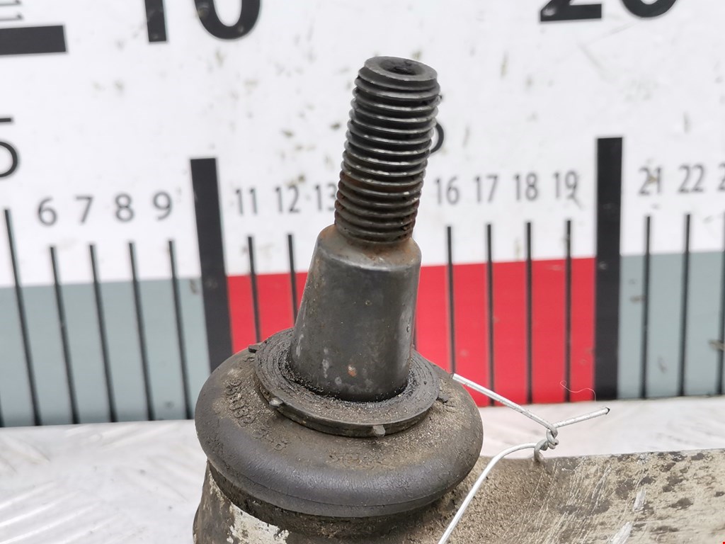 Рычаг передний правый VOLKSWAGEN Passat B5 1997-2005