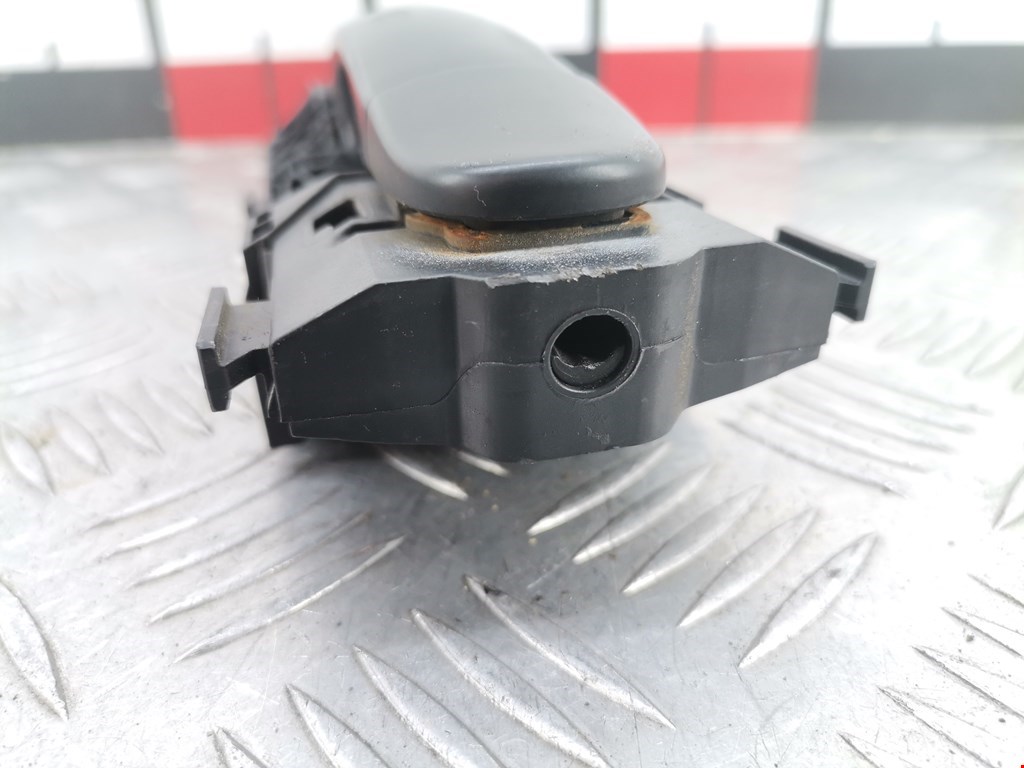 Ручка двери задней наружная левая SKODA Rapid 2012-2020