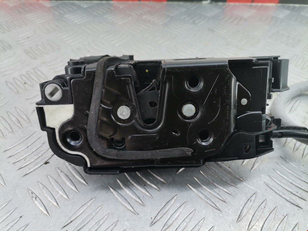 Замок двери задней левой SKODA Rapid 2012-2020