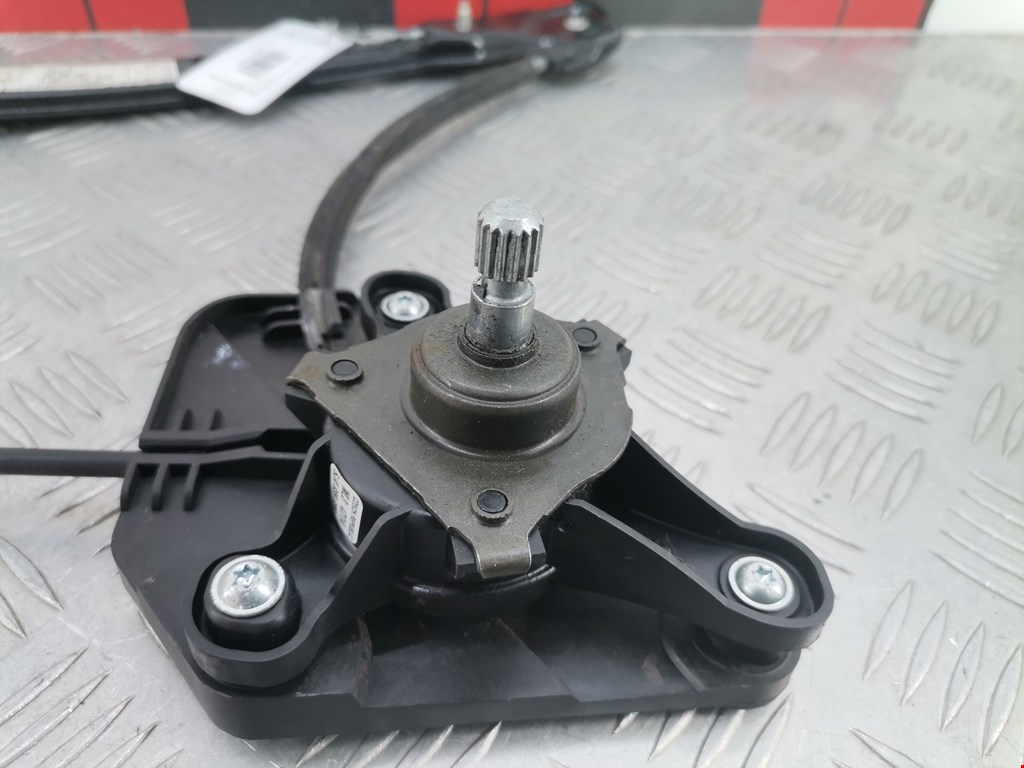 Стеклоподъемник задний левый SKODA Rapid 2012-2020