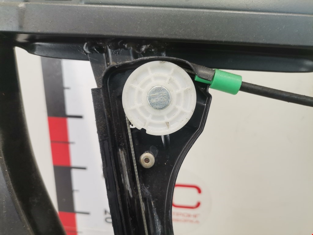 Стеклоподъемник передний правый AUDI A4 B5 1995-2001