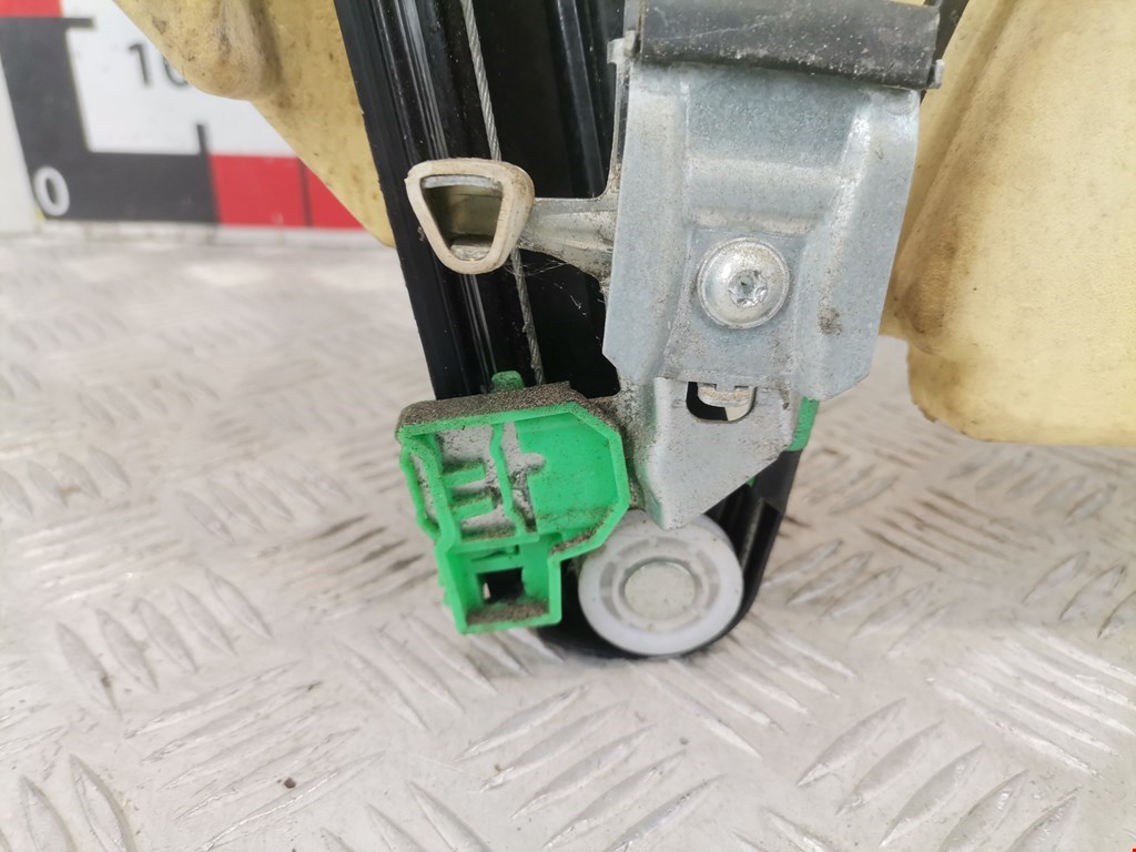 Стеклоподъемник передний правый AUDI A4 B5 1995-2001