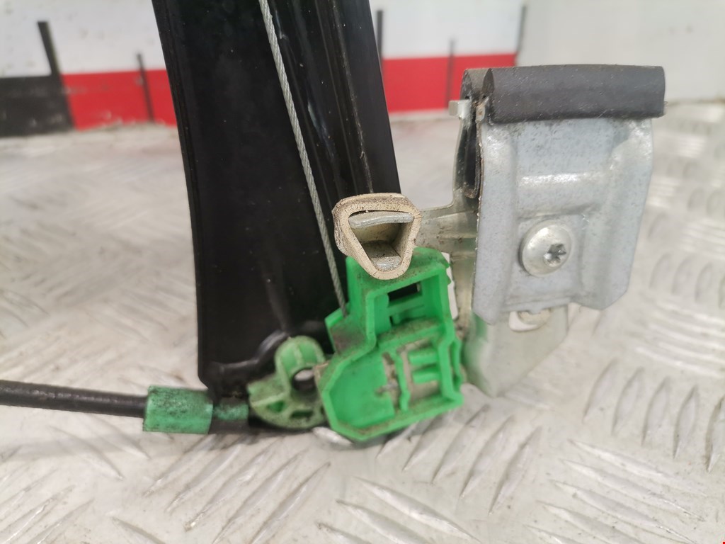 Стеклоподъемник передний правый AUDI A4 B5 1995-2001