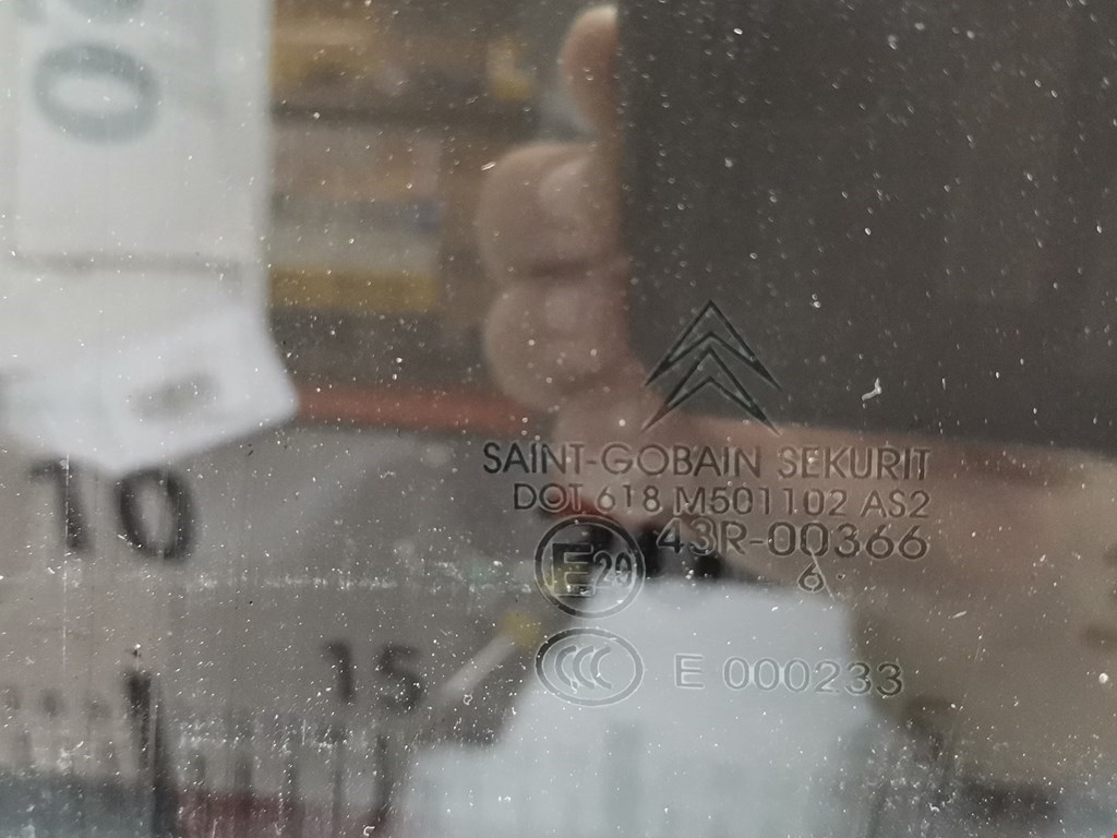 Стекло двери заднее левое CITROEN C6 2005-2012
