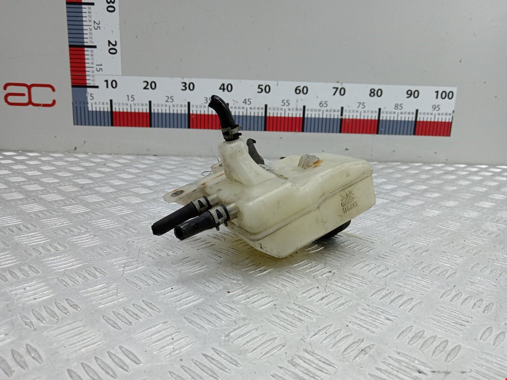 Бачок главного тормозного цилиндра TOYOTA Prius II XW20 2003-2012