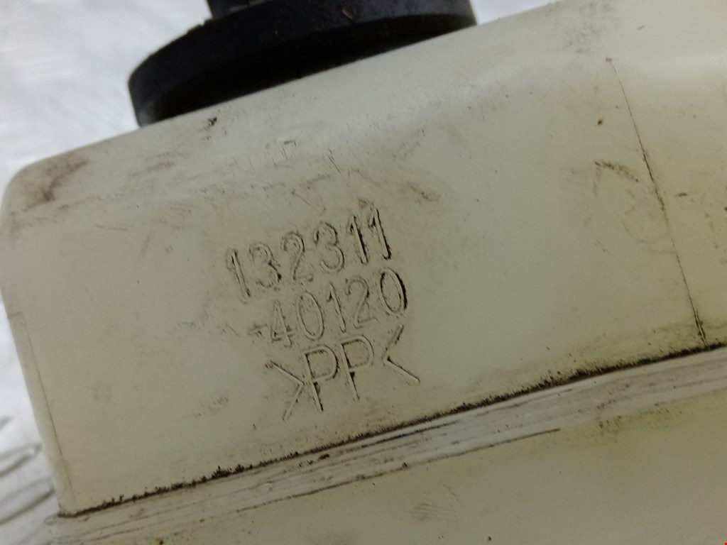 Бачок главного тормозного цилиндра TOYOTA Prius II XW20 2003-2012