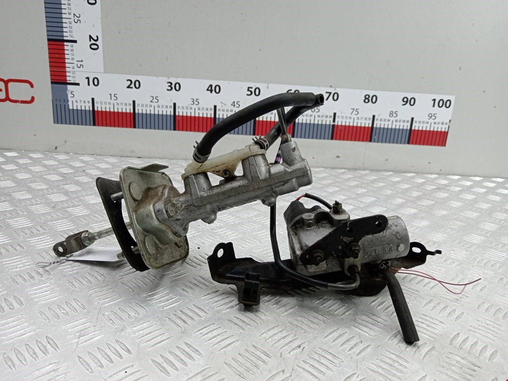 Цилиндр тормозной главный TOYOTA Prius II XW20 2003-2012