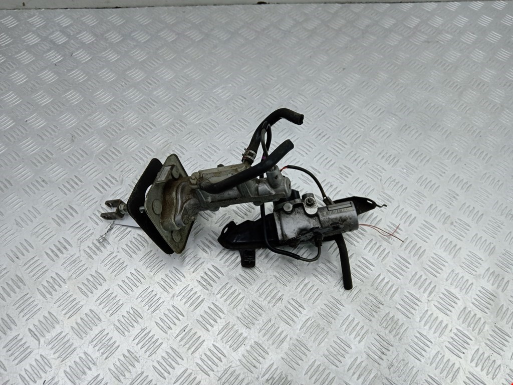 Цилиндр тормозной главный TOYOTA Prius II XW20 2003-2012