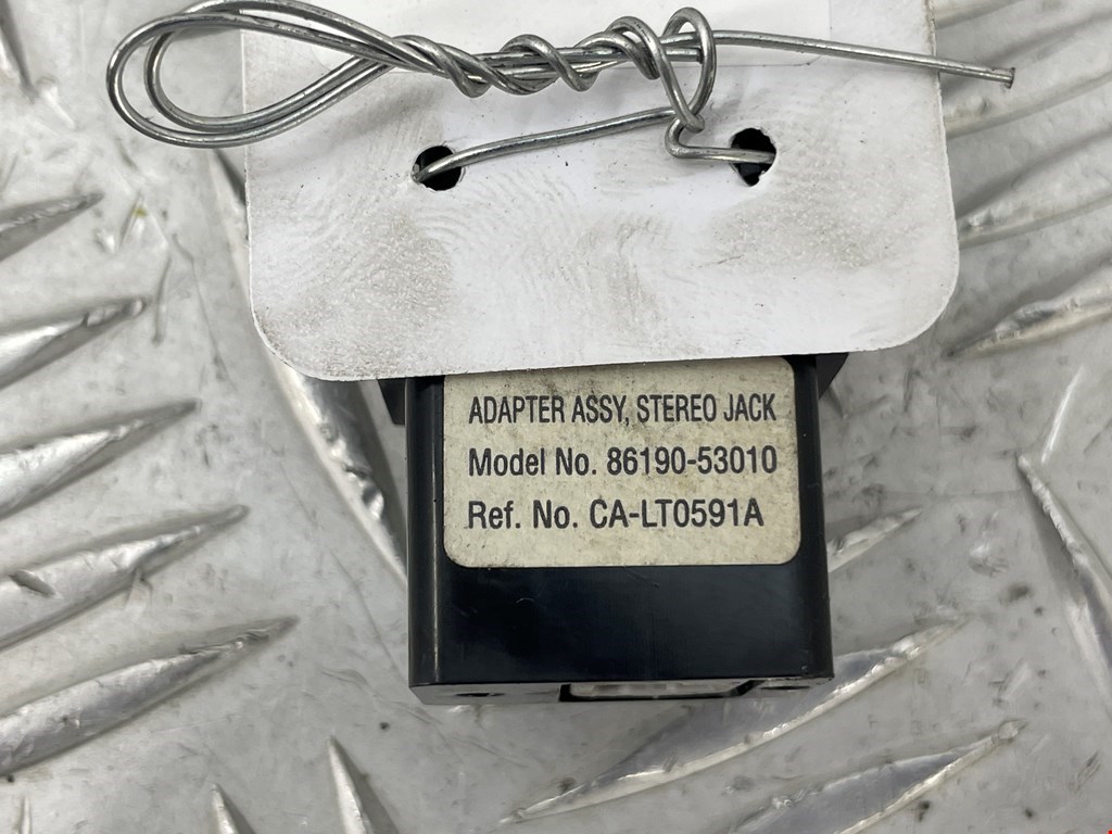 Разъем AUX/USB TOYOTA Prius II XW20 2003-2012