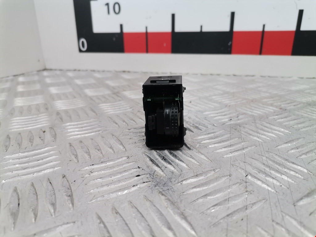 Кнопка корректора фар Skoda Fabia 1 (1999-2007)