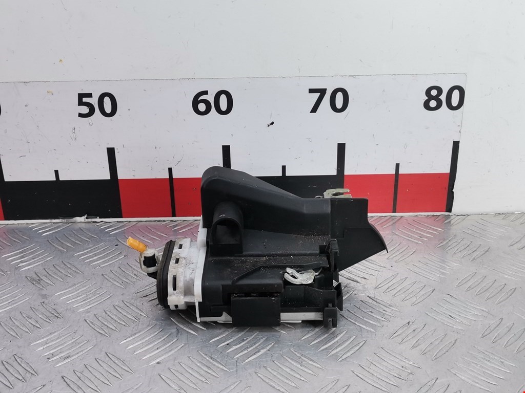 Замок двери задней правой AUDI A4 B5 1995-2001