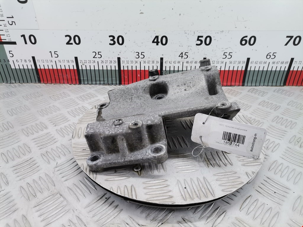 Кронштейн кондиционера Mitsubishi Pajero Sport 1 (1998-2008)