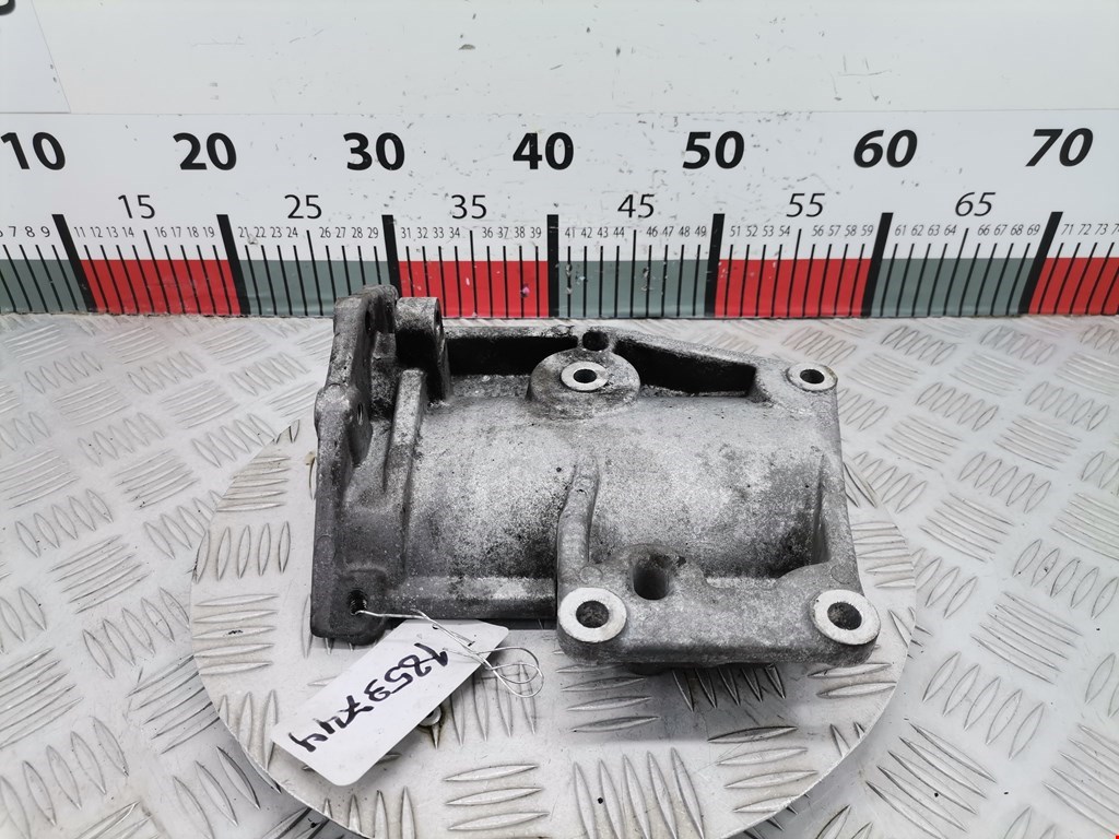 Кронштейн кондиционера MITSUBISHI Pajero Sport 1998-2008