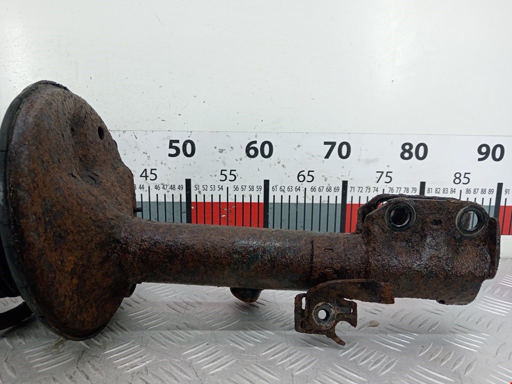 Амортизатор передний левый TOYOTA RAV 4 XA20 2000-2005