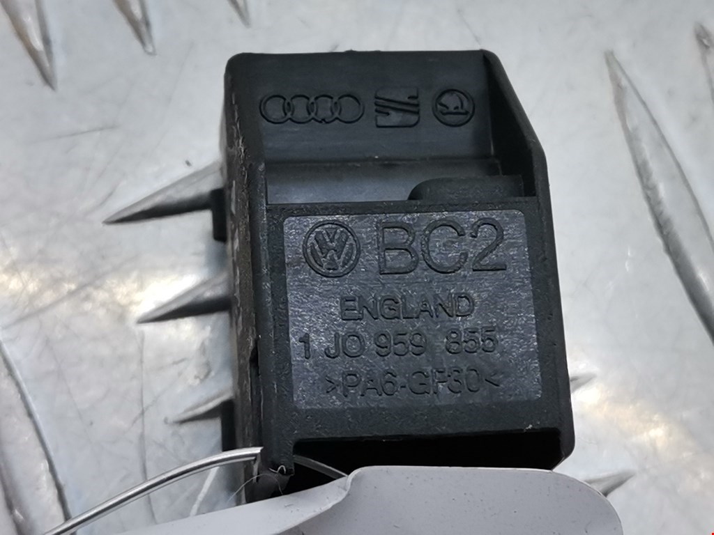 Кнопка стеклоподъемника VOLKSWAGEN Passat B5 1997-2005