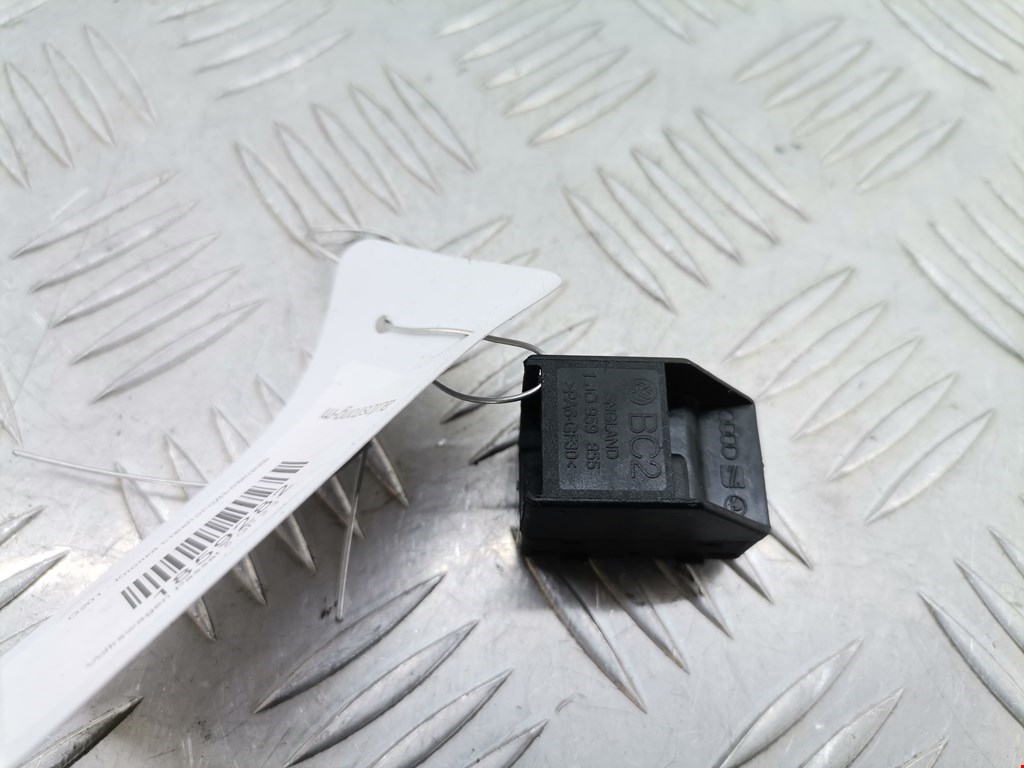 Кнопка стеклоподъемника VOLKSWAGEN Passat B5 1997-2005