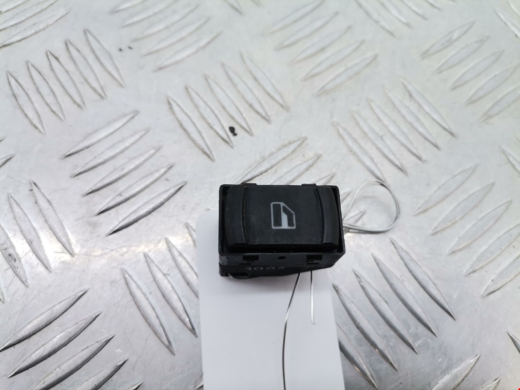 Кнопка стеклоподъемника VOLKSWAGEN Passat B5 1997-2005