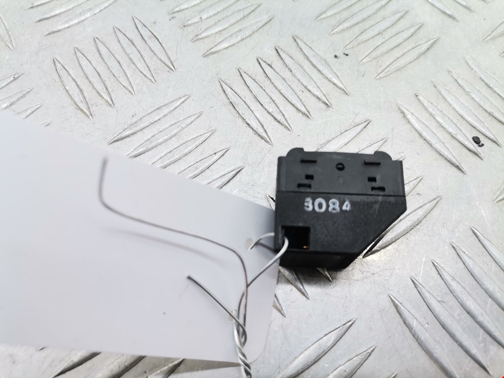 Кнопка стеклоподъемника VOLKSWAGEN Passat B5 1997-2005