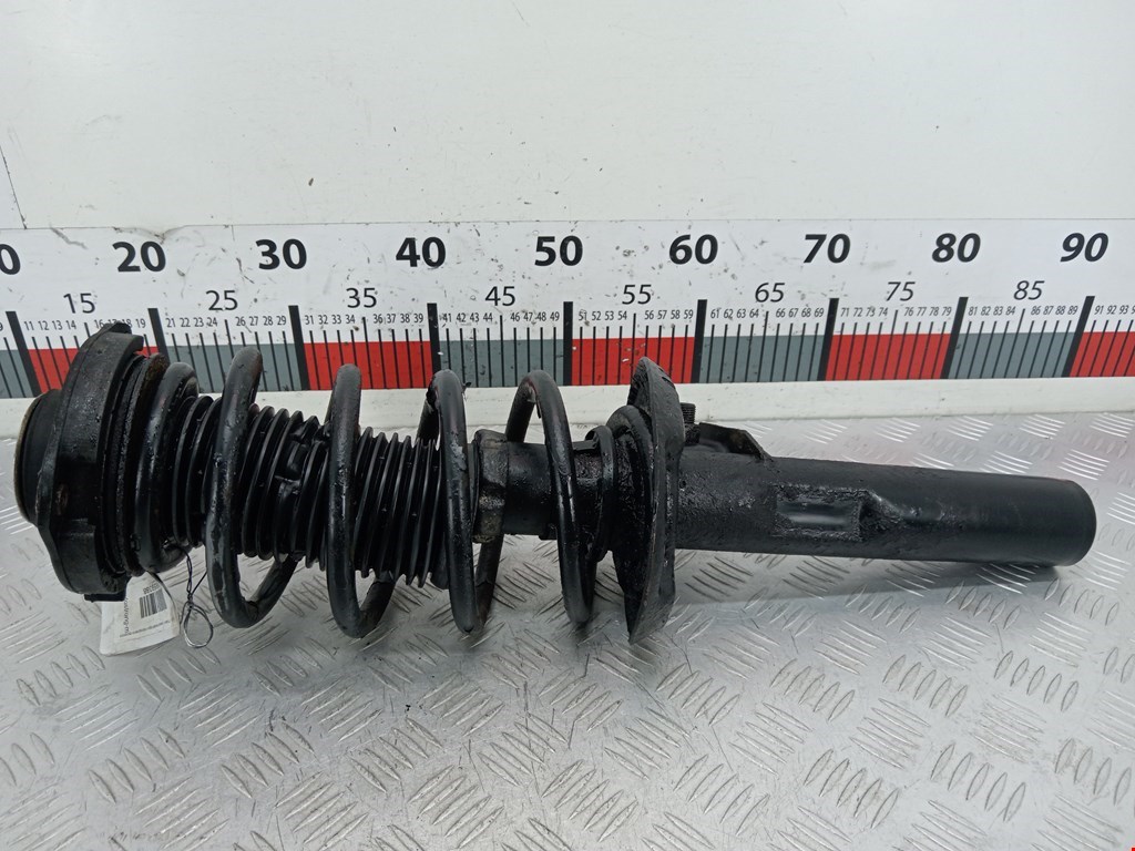 Амортизатор передний правый VOLKSWAGEN Passat B6 2005-2011