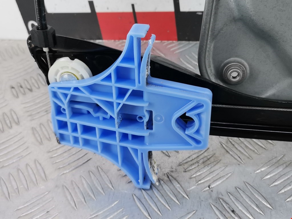 Стеклоподъемник задний левый SKODA Roomster 2006-2015