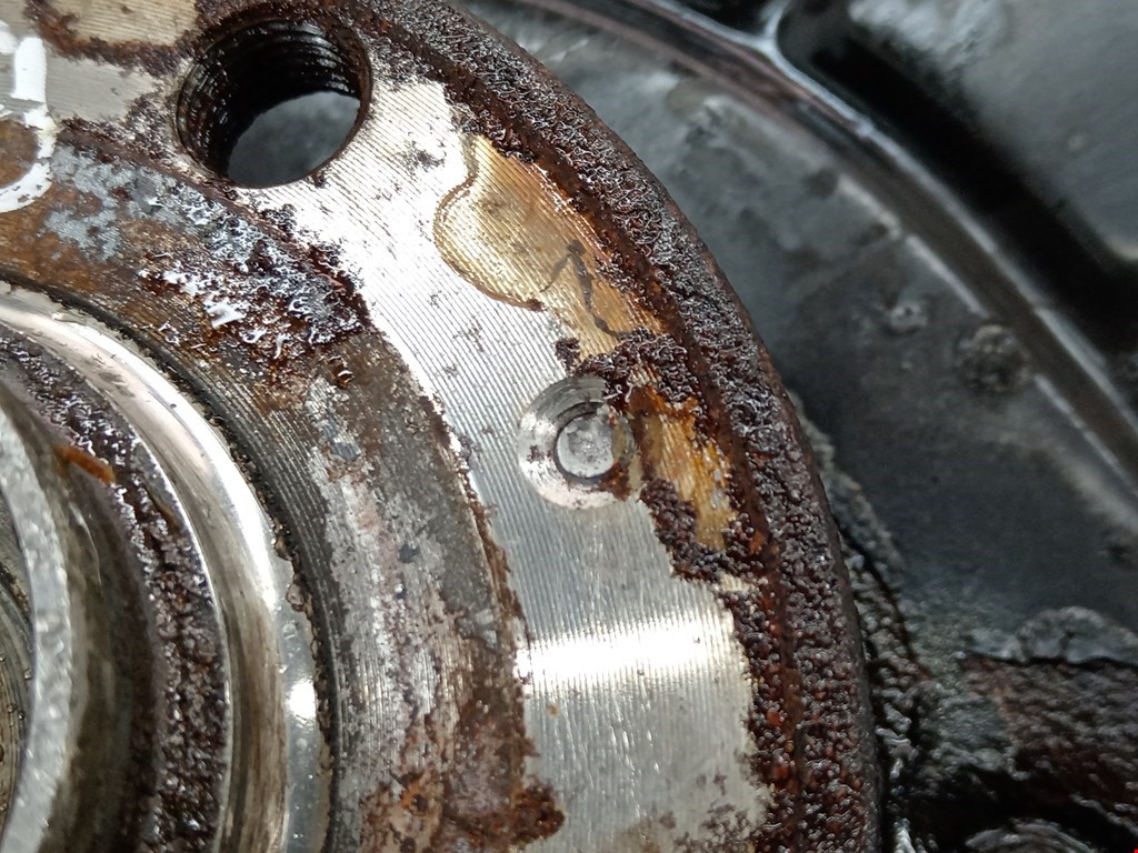 Ступица передняя правая VOLKSWAGEN Passat B6 2005-2011