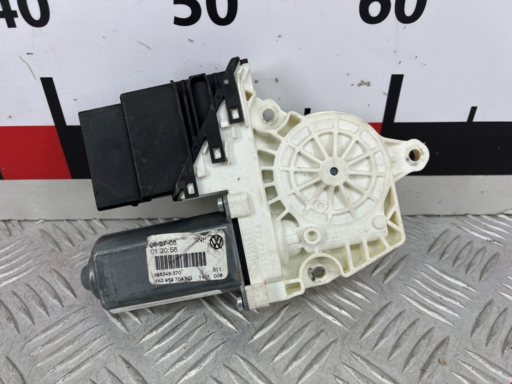 Моторчик (двигатель) стеклоподъемника VOLKSWAGEN Golf V 2003-2009