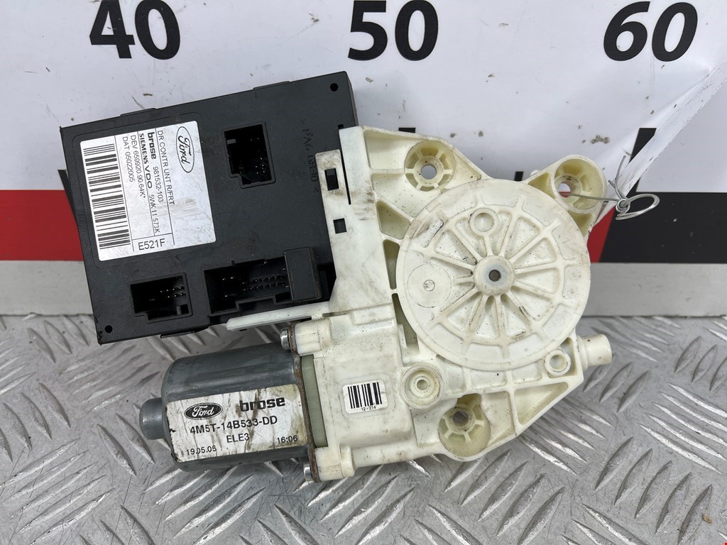 Моторчик (двигатель) стеклоподъемника FORD Focus II 2005-2011