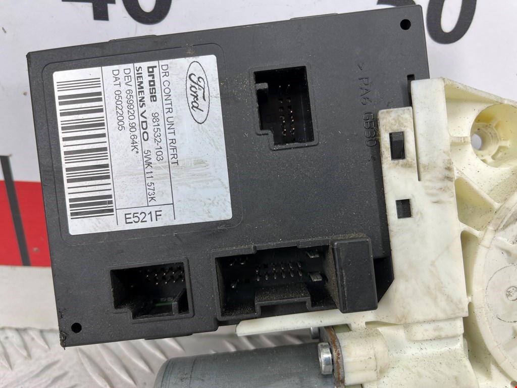 Моторчик (двигатель) стеклоподъемника FORD Focus II 2005-2011