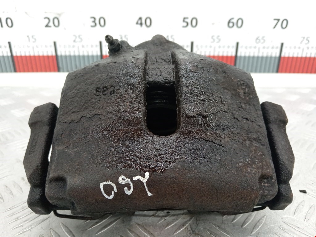 Суппорт передний правый VOLKSWAGEN Passat B6 2005-2011