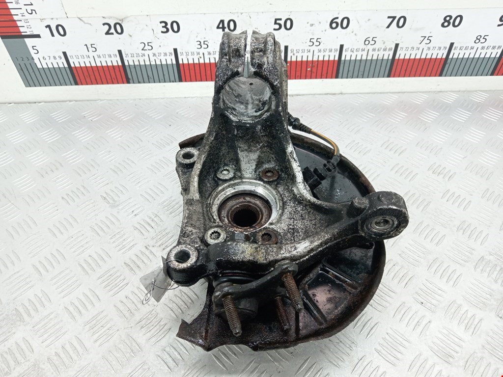 Ступица передняя правая VOLKSWAGEN Passat B6 2005-2011