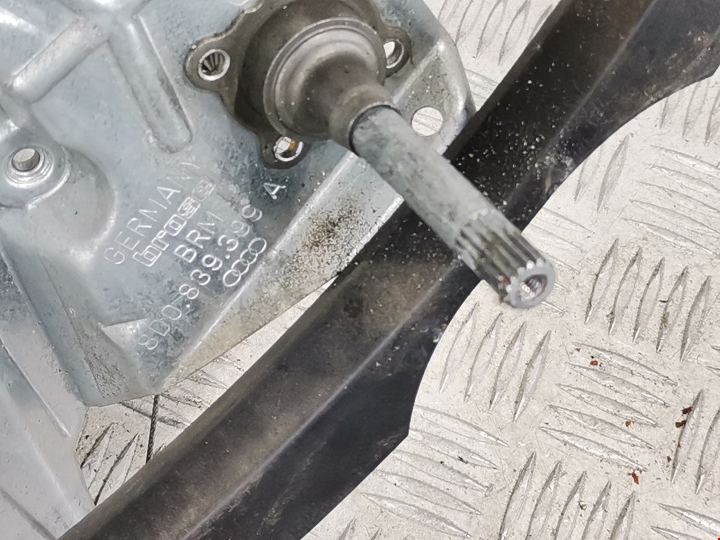 Стеклоподъемник задний левый AUDI A4 B5 1995-2001