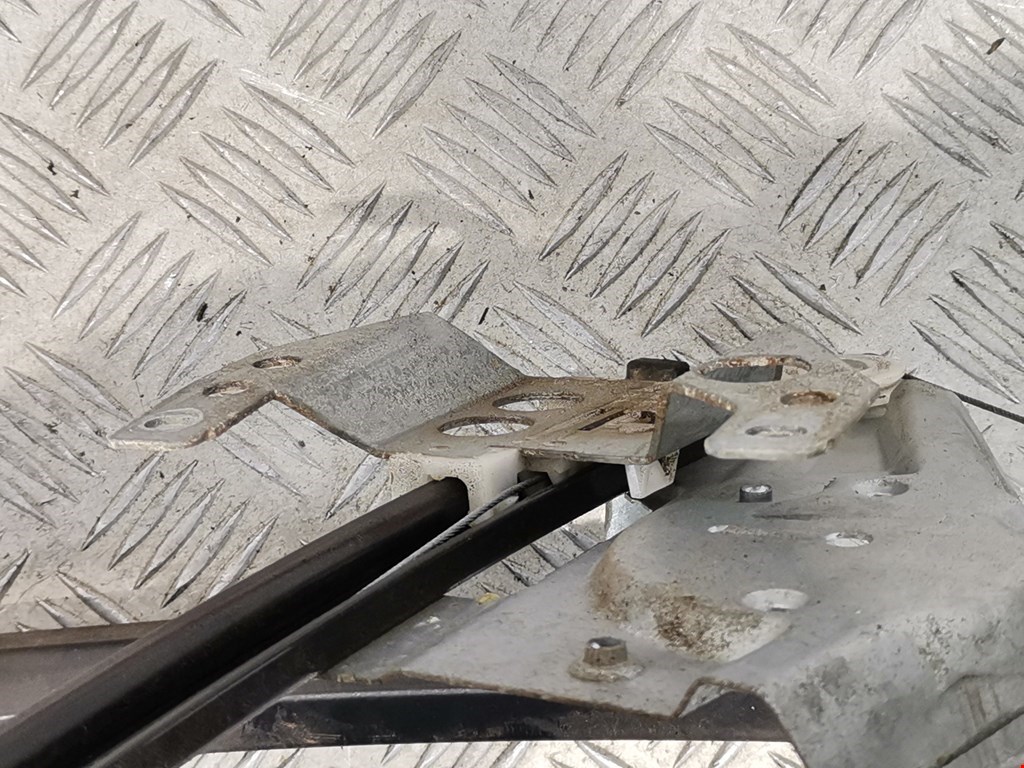 Стеклоподъемник задний левый AUDI A4 B5 1995-2001