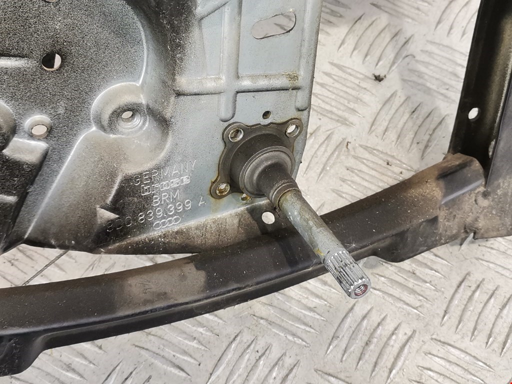 Стеклоподъемник задний левый AUDI A4 B5 1995-2001