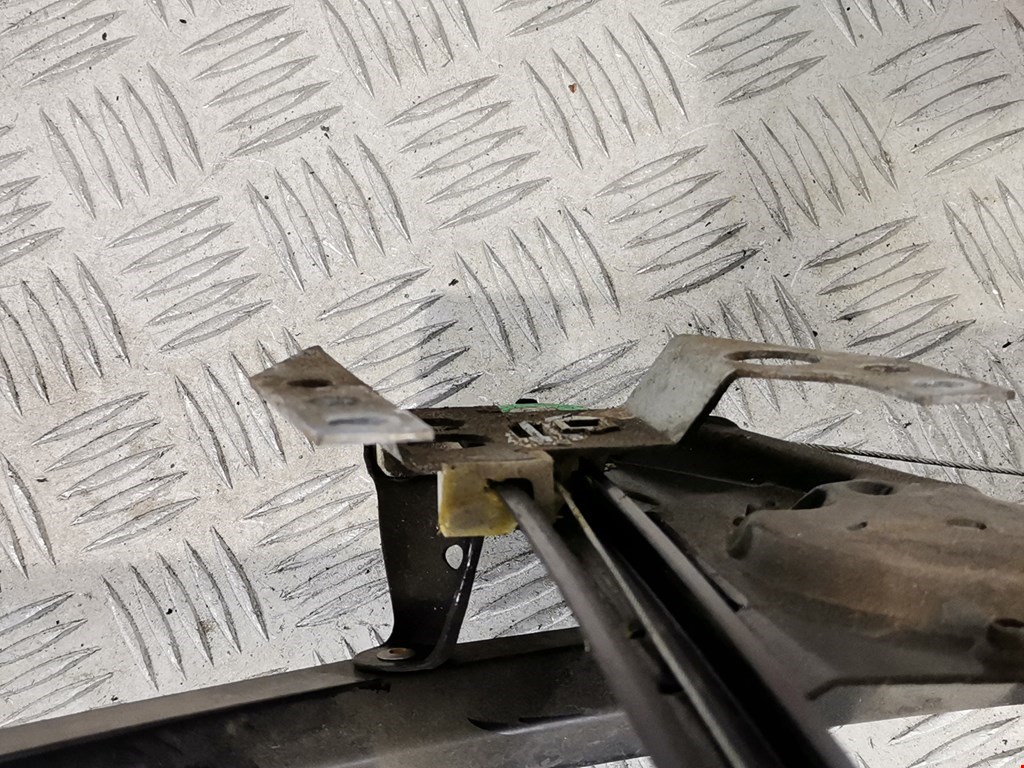 Стеклоподъемник задний левый AUDI A4 B5 1995-2001